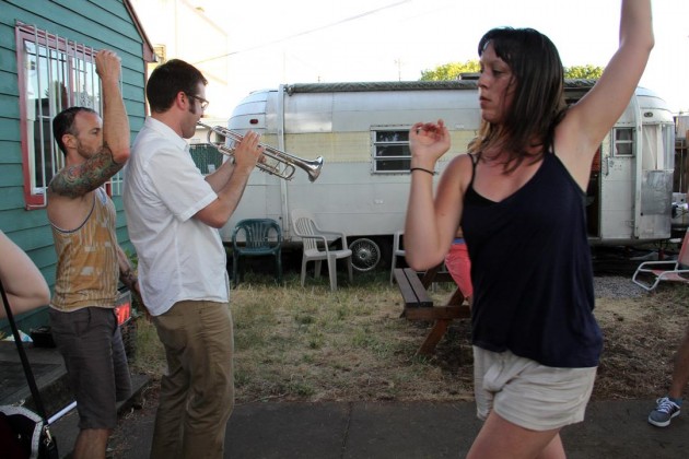 With Noel Plemmons and Danielle Ross in the yard. Photo by Chelsea Petrakis.